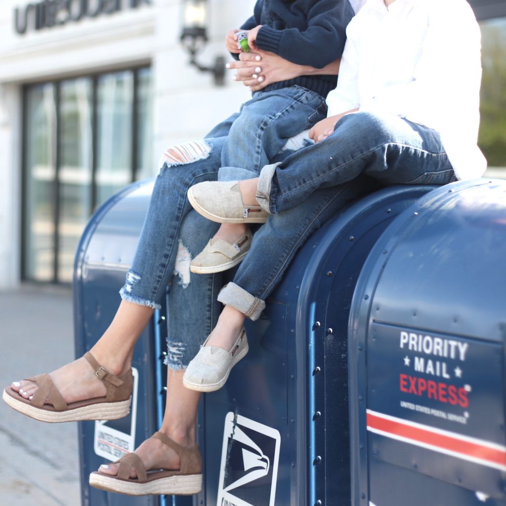 ideas to help kids give back - send mail to overseas troops