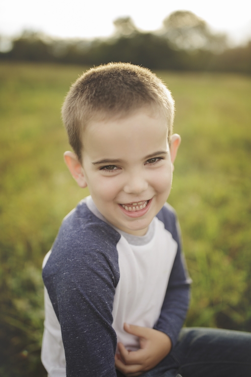 family photo shoot fashion - how to coordinate outfits for a family photo