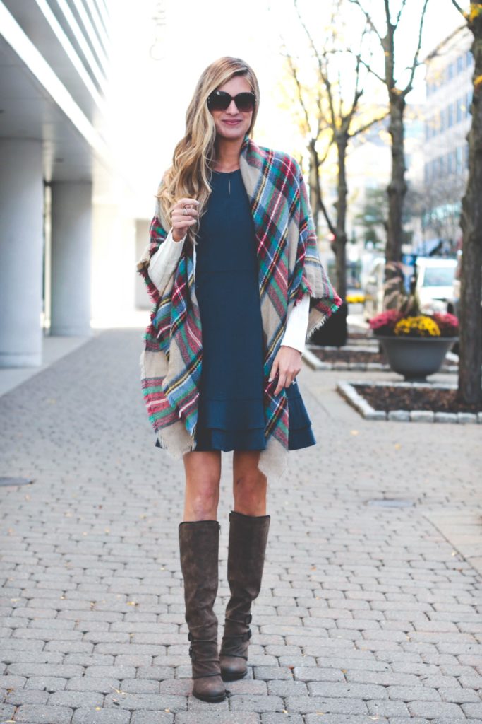 SAVE THIS! how to tie a blanket scarf for Fall - scarf worn as shawl on pinterestingplans