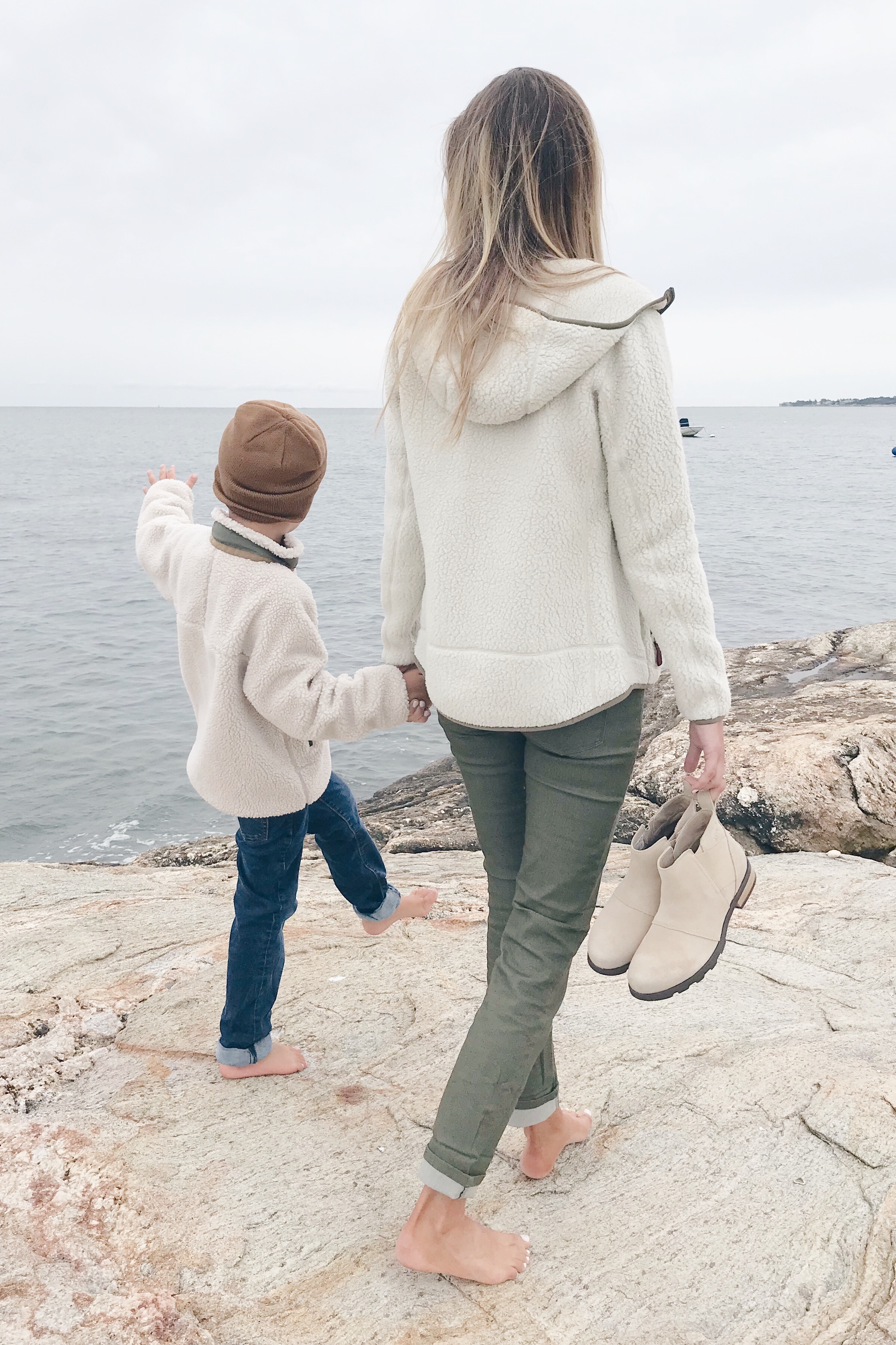 Fall Bucket list for families - mommy and me Patagonia jackets on Pinteresting Plans fashion blog