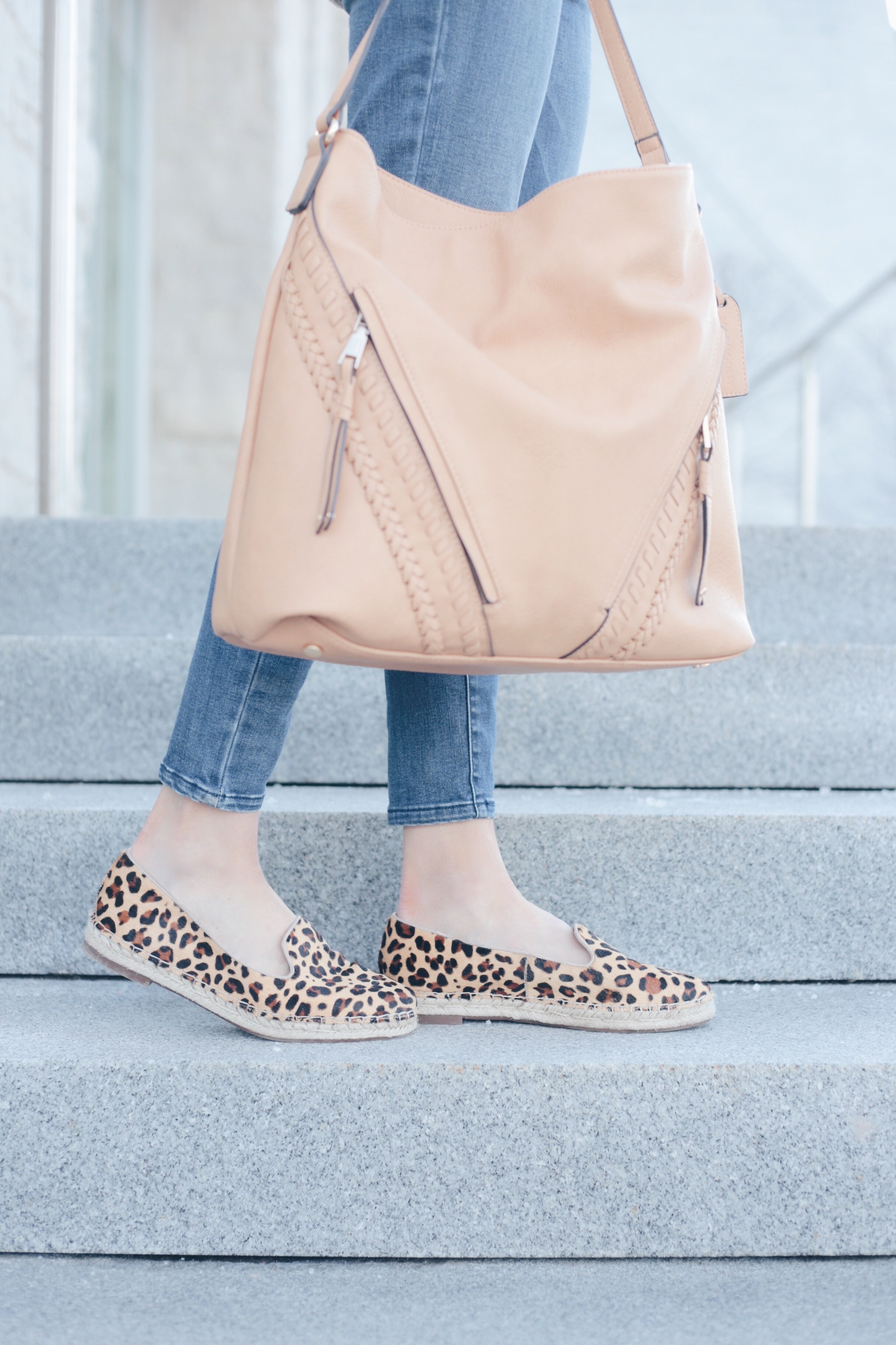 Weekender Bag | Spring Travel Outfit Inspiration