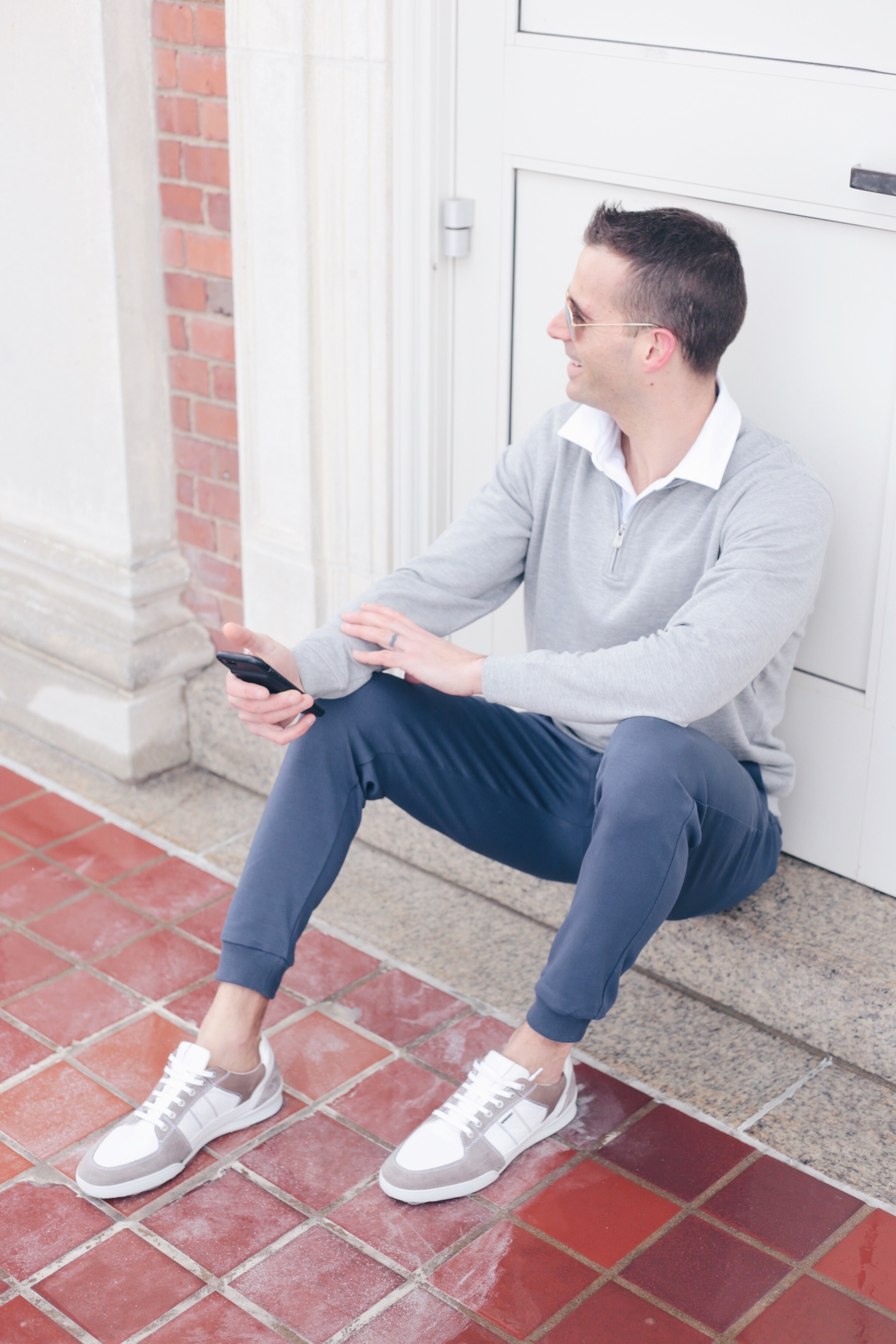 men's spring capsule wardrobe 2019 - casual guys' joggers outfit