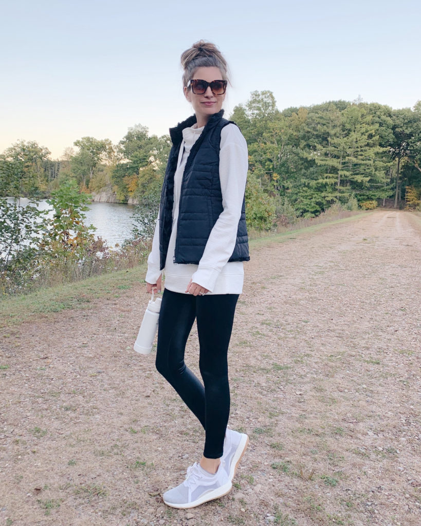 women's fall athleisure outfit - pinteresting plans fashion blog