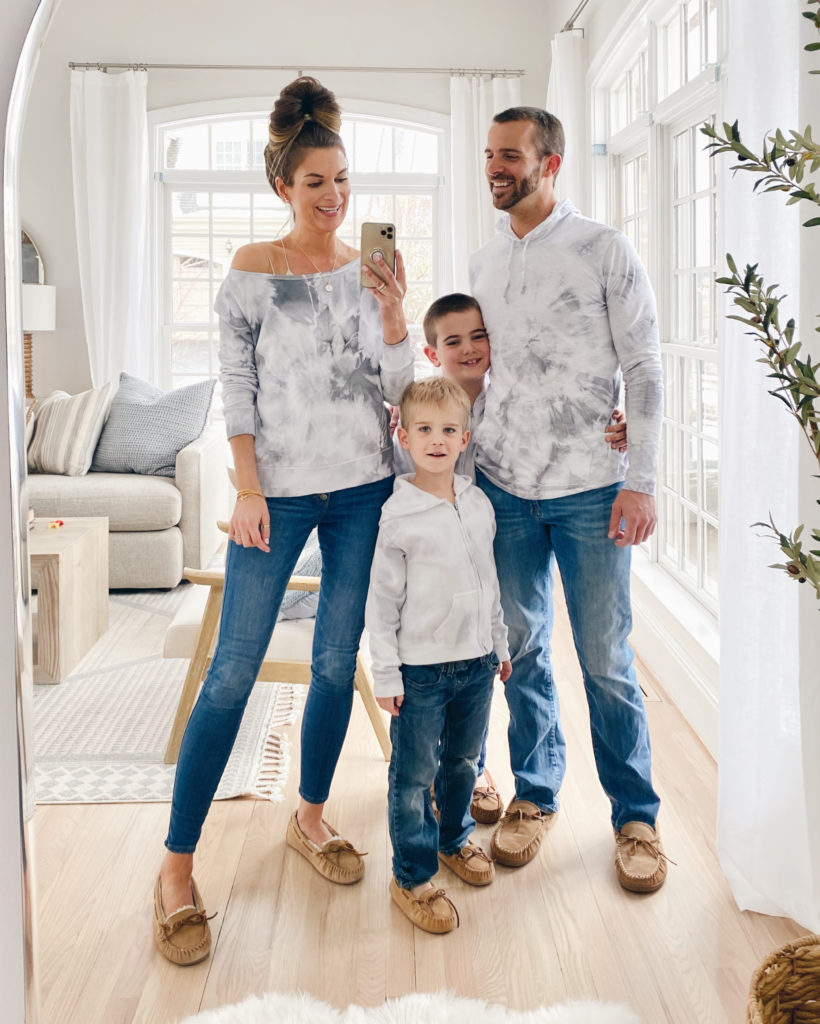 quarantine activities for kids - family tie dye