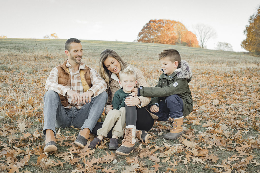 coordinating outfits for fall family pictures