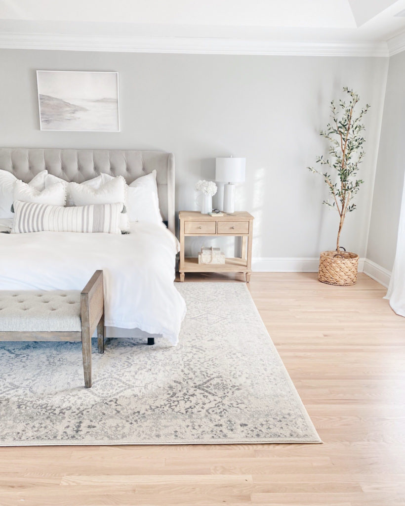 simple modern master bedroom decor ideas with gray walls