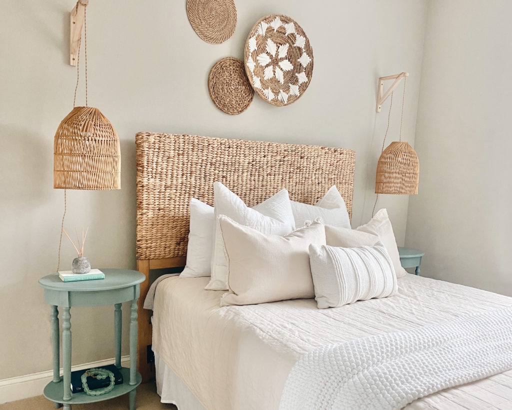 beach modern coastal bedroom idea 2021