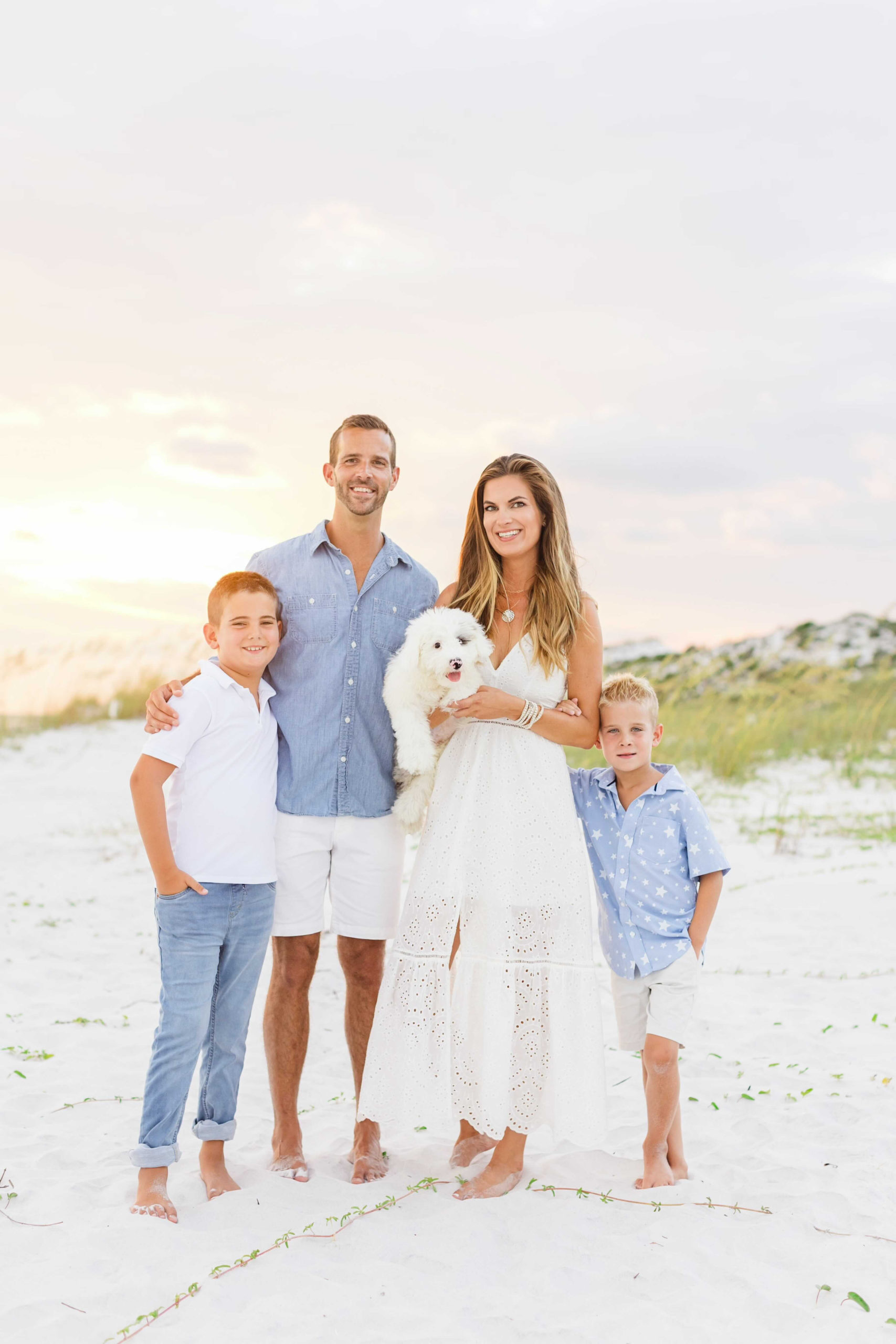 outfit ideas for summer family photos on beach